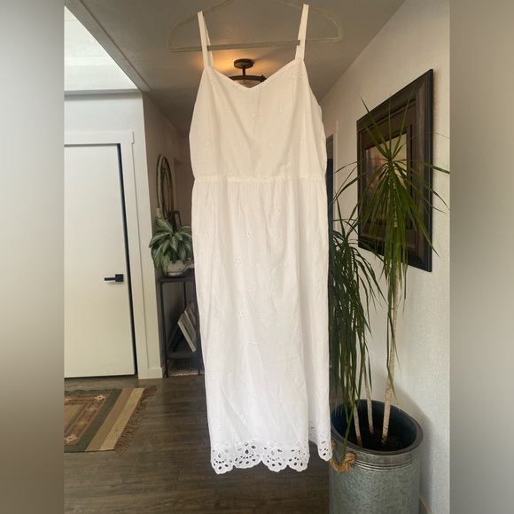 Old Navy White Eyelet Midi Dress Women’s Large Worn Once - Picture 1 of 9